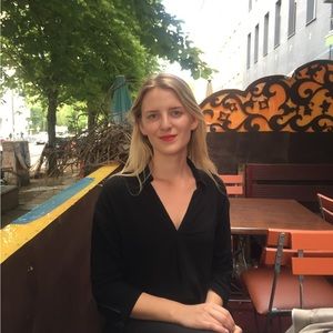 Meet your Posher, Leila